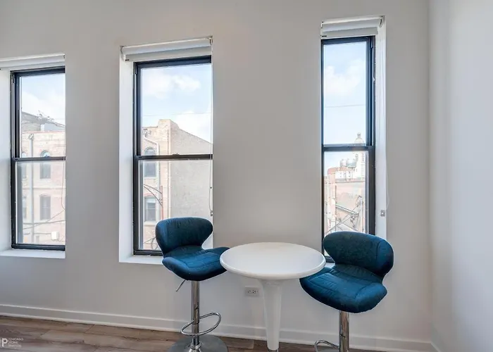 Baths, In-unit Laundry And Full Modern Kitchen - So Much More Than An Average Room! - 747 Lofts Cabin 302 Apts