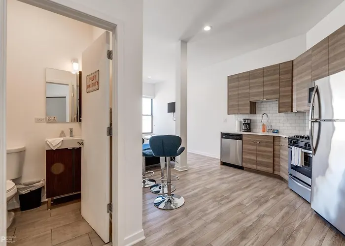 Baths, In-unit Laundry And Full Modern Kitchen - So Much More Than An Average Room! - 747 Lofts Cabin 302 Apts Hotel