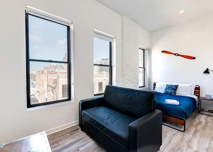 Baths, In-unit Laundry And Full Modern Kitchen - So Much More Than An Average Room! - 747 Lofts Cabin 302 Apts