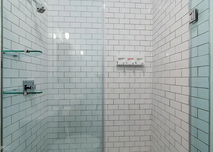 Baths, In-unit Laundry And Full Modern Kitchen - So Much More Than An Average Room! - 747 Lofts Cabin 302 Apts Hotel *